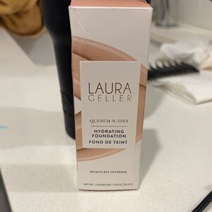 Laura Geller Quench-N-Tint Hydrating Foundation - Cream